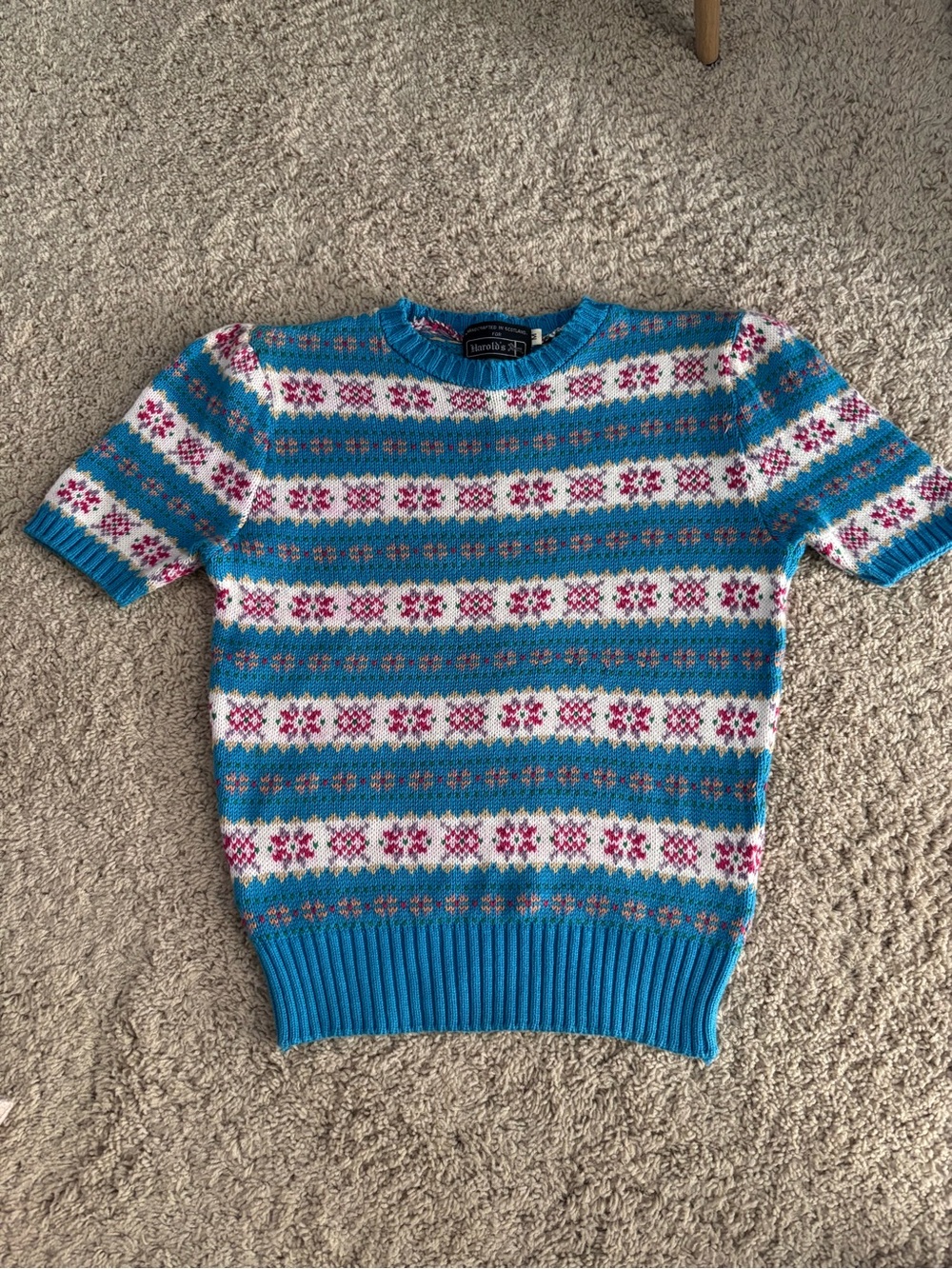 Harold's Turquoise, White and Pink Short-Sleeve Fair Isle Crewneck Sweater